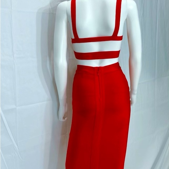 Femme two piece set in Red. - Picture 2 of 2